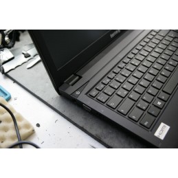 Laptop Scharnier Reparatur Professionelle Instandsetzung der Displayhalterung