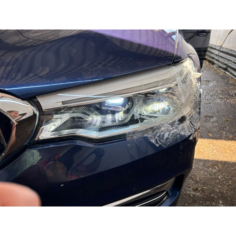 Professionelle Reparatur und Generalüberholung von BMW 5er G30 LED Scheinwerfern.